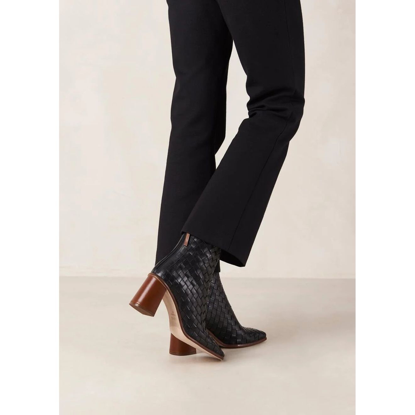 ALOHAS Aulinukai moterims, Juoda, West booties 4
