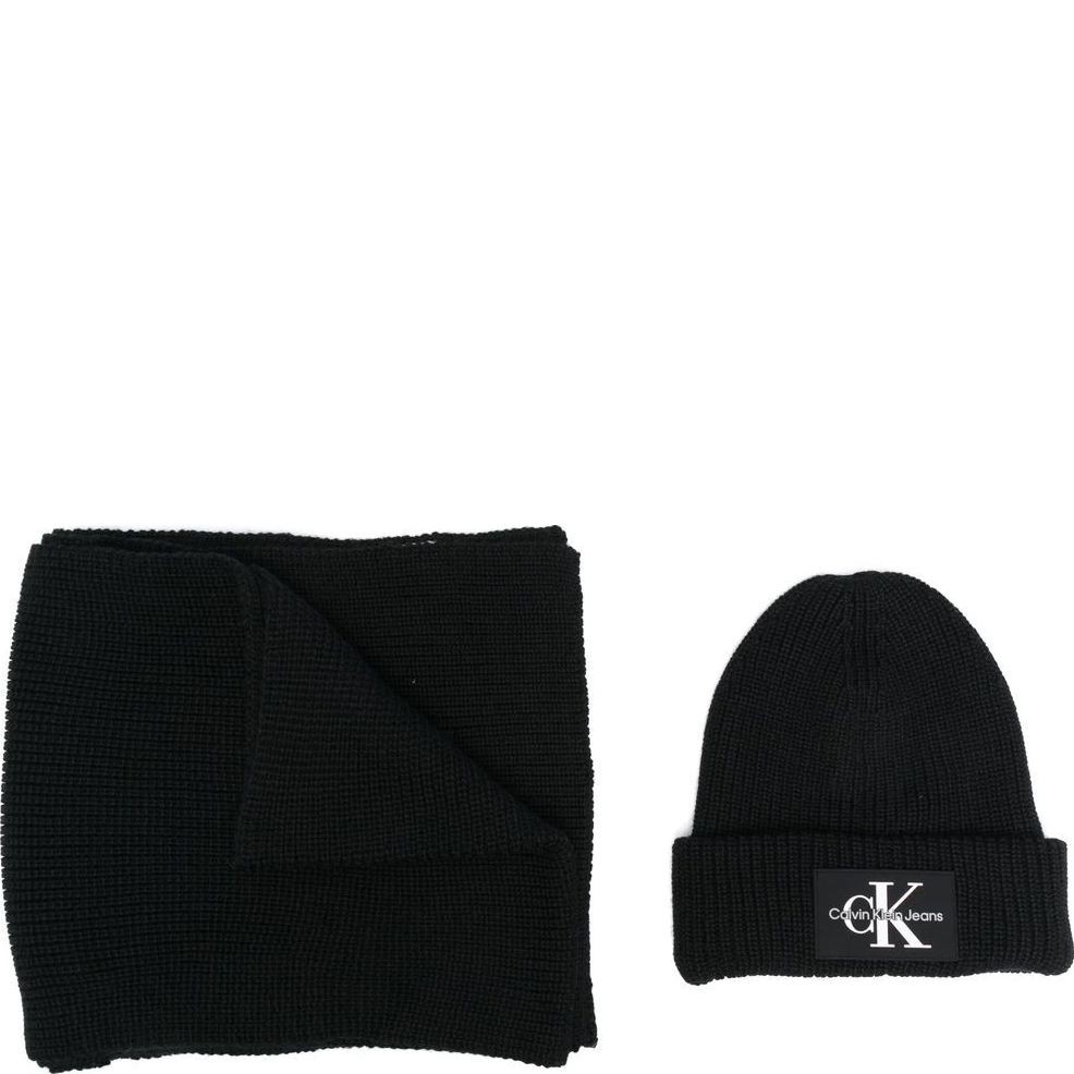 CALVIN KLEIN JEANS Rinkinys vyrams, Juoda, MONOLOGO PATCH BEANIE + SCARF 1